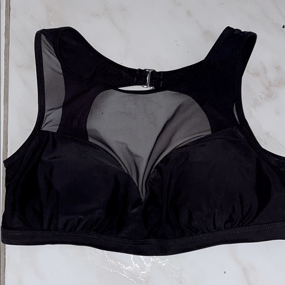 Selling this lightly used bra - Picture 1 of 2